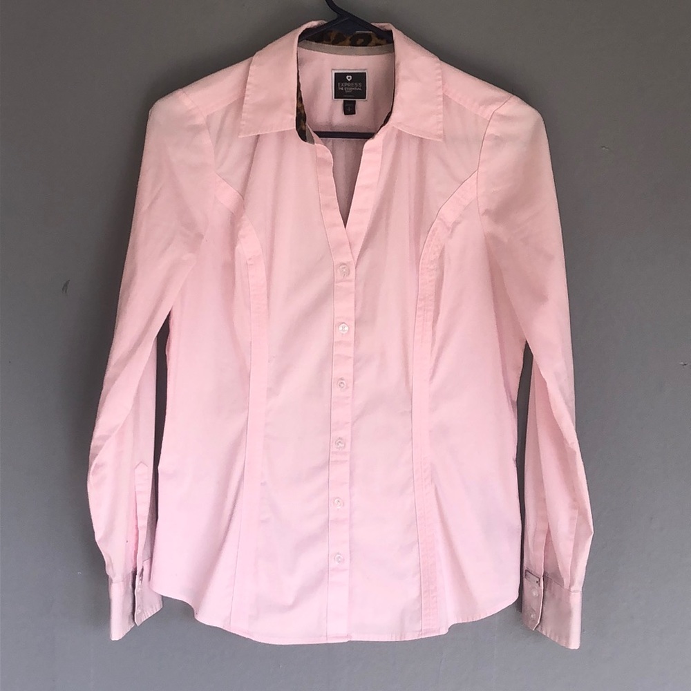 Express the Essential shirt small pink leopard